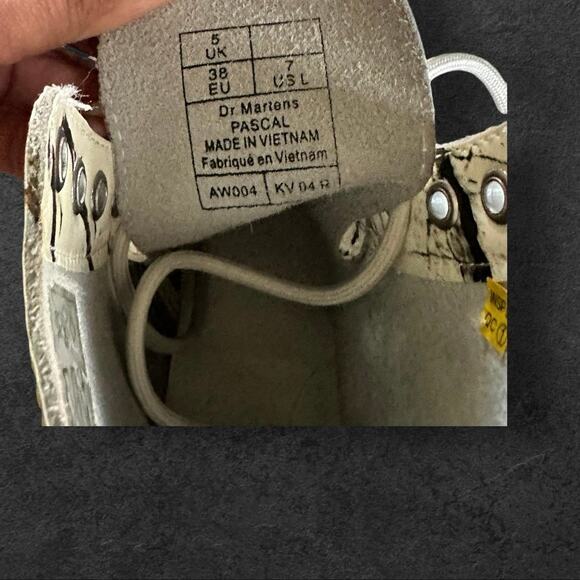 DR MARTENS 1460 BOOTS -WHITE BLACK MARBLE WOMEN SIZE 7 EU 38 MENS 6 - Picture 11 of 11